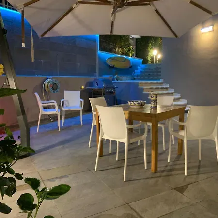 Гостевой дом Isca Blue Casa In Con Ampio Spazio Esterno Vicino Al Mare, Sino A Max 8 Persone *